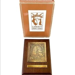 Vintage AVON Liberty 1886-1986 Centennial Wood Plaque Brass Stamp Commemorative